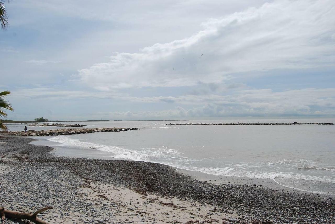 Les Voiliers Appartamento Saint-Laurent-du-Var Esterno foto